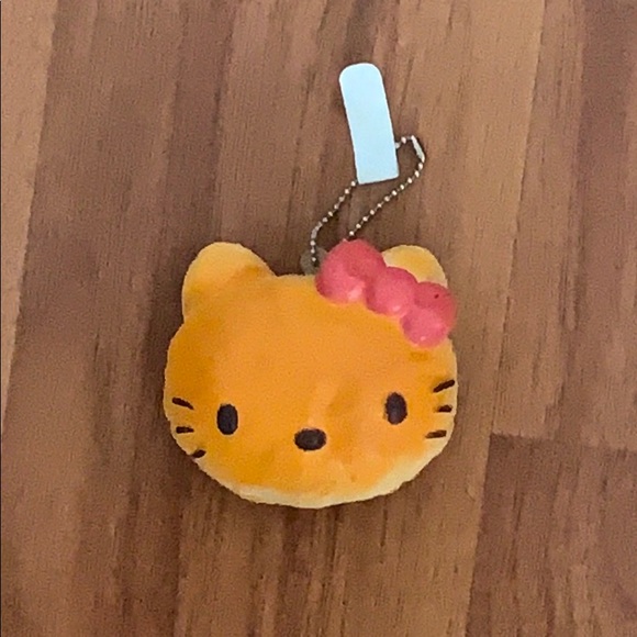 Super Cute Hello Kitty “Bread” Head On Chain - Picture 1 of 6